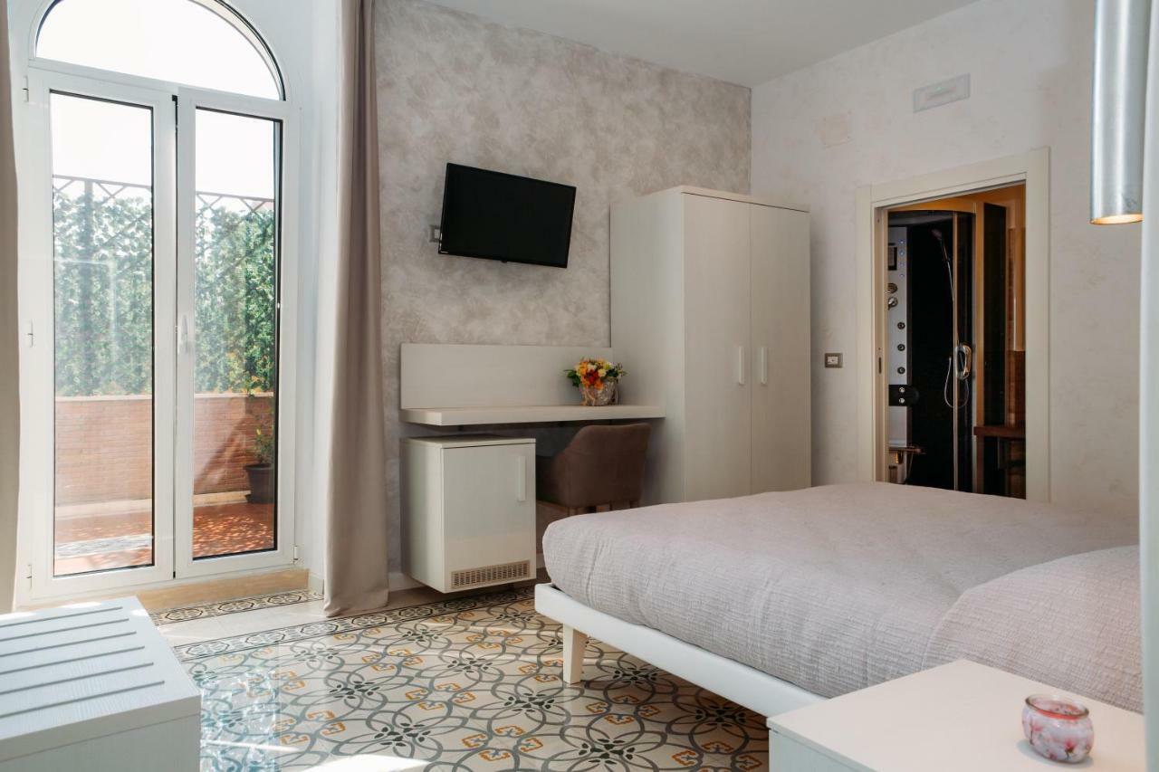 Deluxe Double Room Side Sea View